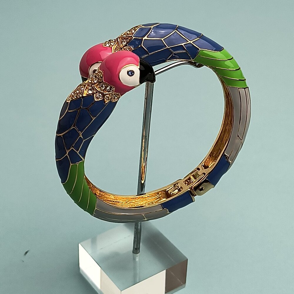 Tommy Bahama Enamel Parrot Bird Bangle  Bracelet Gold Tone Tropical Travel - Picture 4 of 9